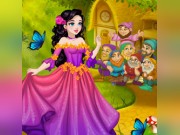 Play Snow White Fairytale Dress Up Game on FOG.COM