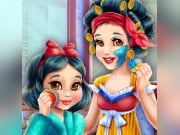 Play Snow White Mommy Real Makeover Game on FOG.COM