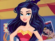 Play Wonder Woman Fashion Event Game on FOG.COM
