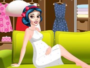Play Princess Dressing Room Game on FOG.COM