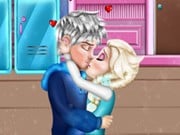 Play Elsa Jack College Kissing Game on FOG.COM