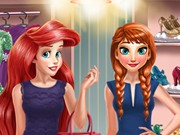 Play Princesses Dressing Room Game on FOG.COM