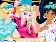 Play Princesses Pajama Party Funny Faces Game on FOG.COM