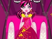 Play Draculaura Princess Dress Up Game on FOG.COM