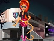 Play Monster High Toralei Stripe Shopping Dressup Game on FOG.COM