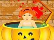 Play Little Baby Halloween Bathing Game on FOG.COM