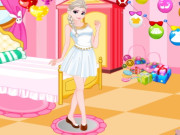 Play Elsa dress-up Game on FOG.COM