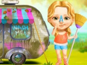 Play Sweet Girl Summer Camp Game on FOG.COM
