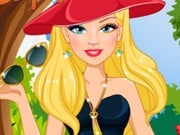Play Barbie As Fashion Blogger Game on FOG.COM