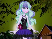 Play Monster High Twyla Dreamland Dressup Game on FOG.COM