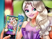 Play Girl Selfie Addiction Game on FOG.COM