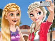 Play Frozen And Rapunzel Fashion Selfie Game on FOG.COM