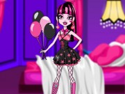 Play Delicate Dracula Dress Up Game on FOG.COM